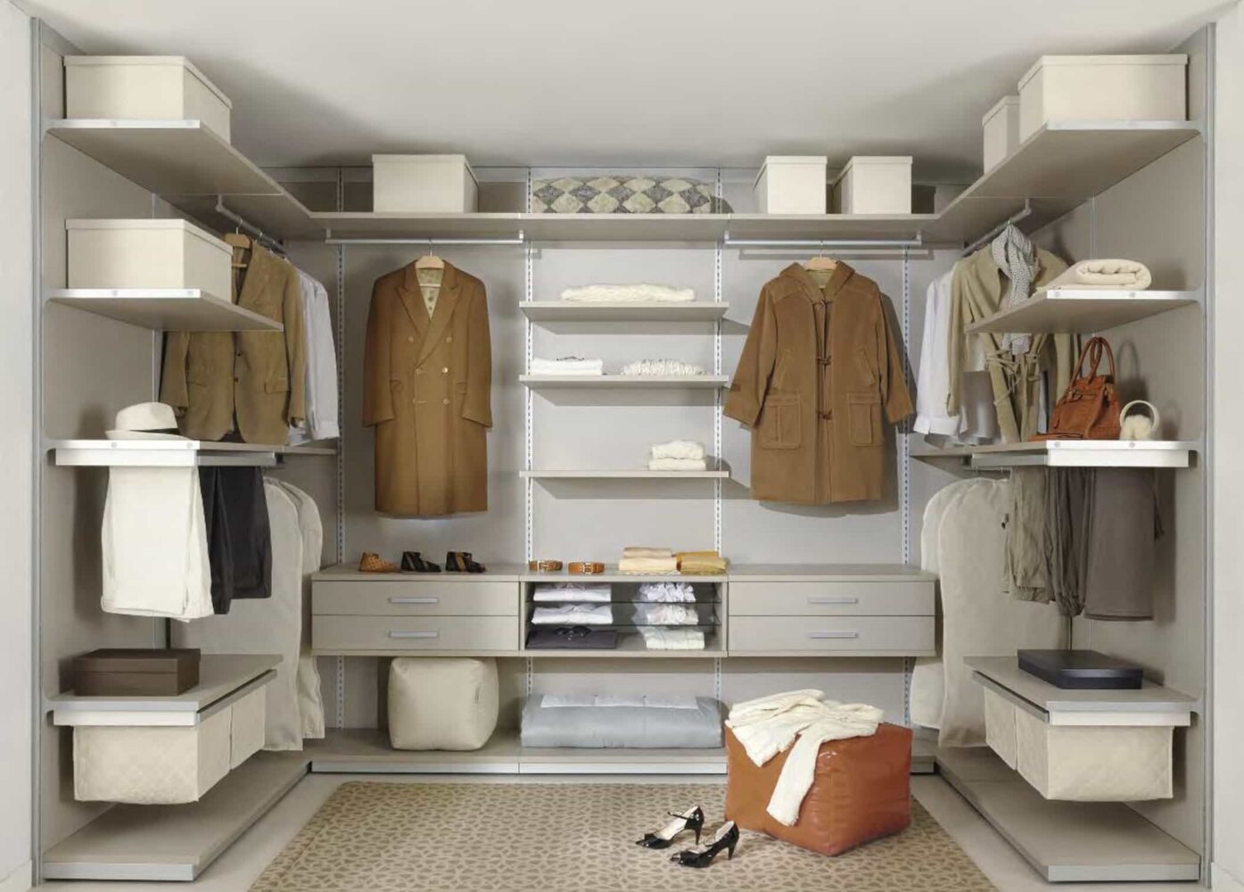 Classic walk-in closet composition 18
