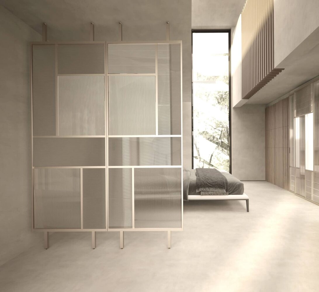 Altea Space partition walls with a structure that remains unchanged regardless of the height of the room. Partition wall consisting of horizontal ribbed glass alternating with vertical ribbed etched glass panels.